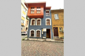 Renovated Historical Triplex Cozy House in Balat